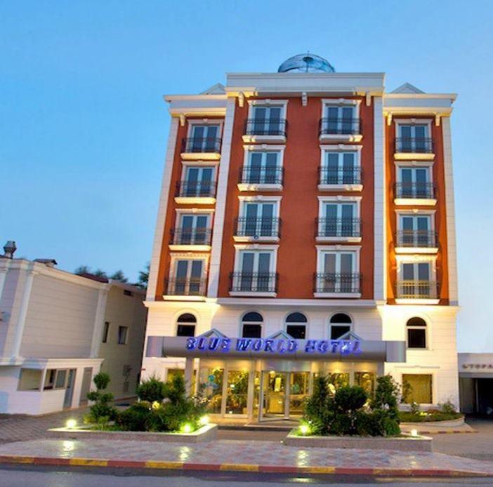 Blue World Hotel. Фото 1