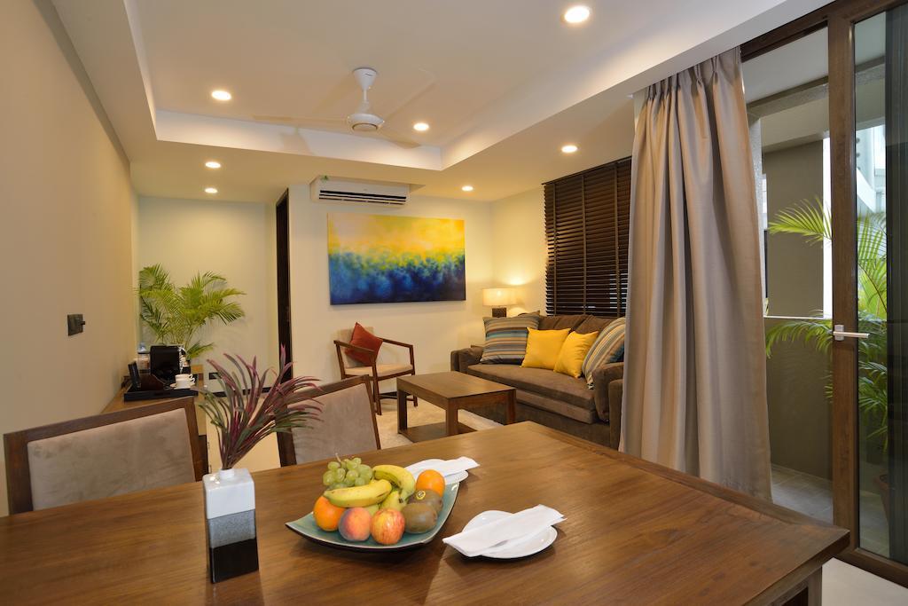 The Somerset Hotel. Фото 2