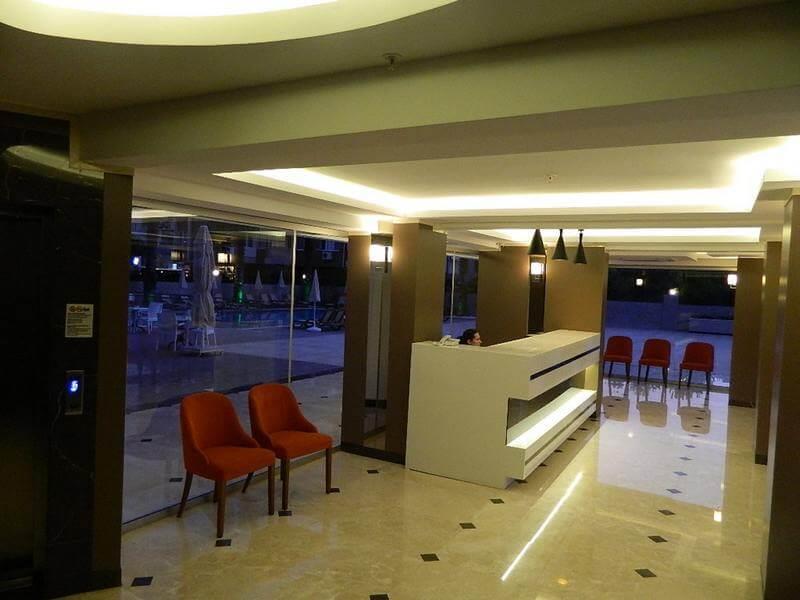 City Live Hotel. Фото 2