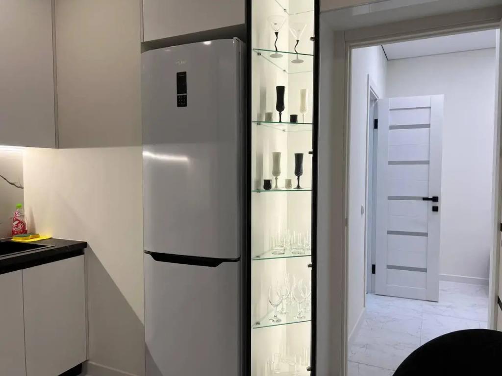 Black Apartment on Warriors Internationalist Street 12. Фото 1