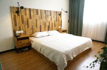 Chengdu Sonderia Hostel&Bar-Lazybones. Фото 3