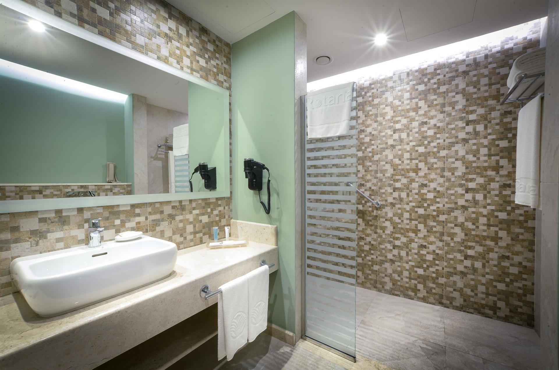 The Village at The Cove Rotana Resort. Фото 4