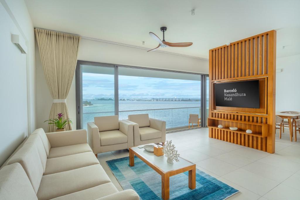 Barcelo Nasandhura Male. Фото 4