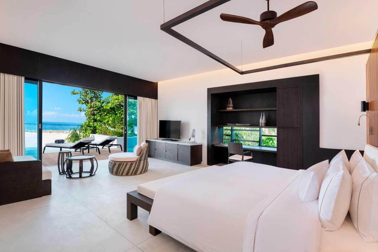 The Westin Maldives Miriandhoo Resort. Фото 2