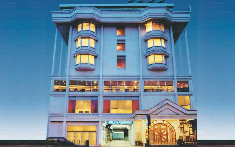 Abad Plaza. Фото 1