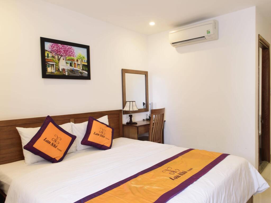 ELC Beach Hotel. Фото 4