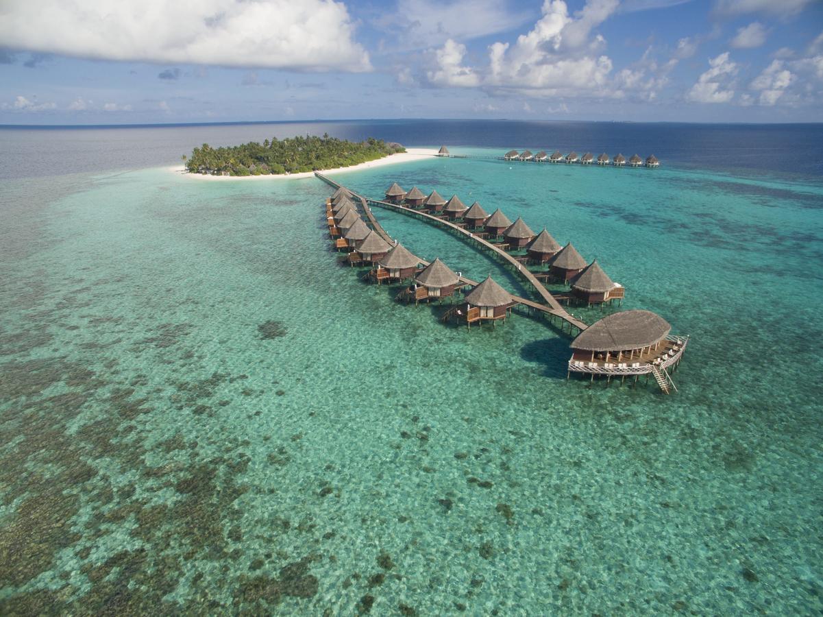 Angaga Island Resort & Spa. Фото 2