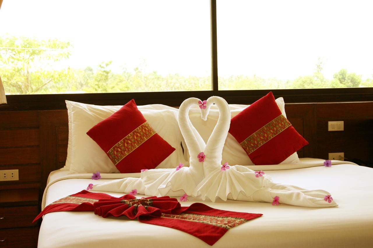 Chaweng Lakeview Condotel. Фото 2