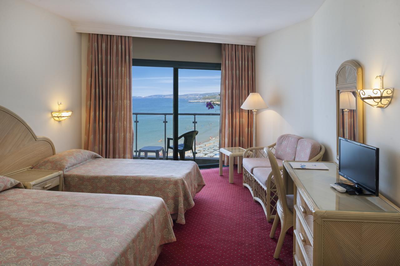 Aska Just in Beach. Фото 3