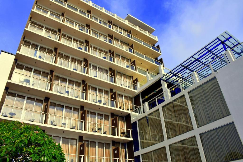 Ruvisha Beach Hotel. Фото 1