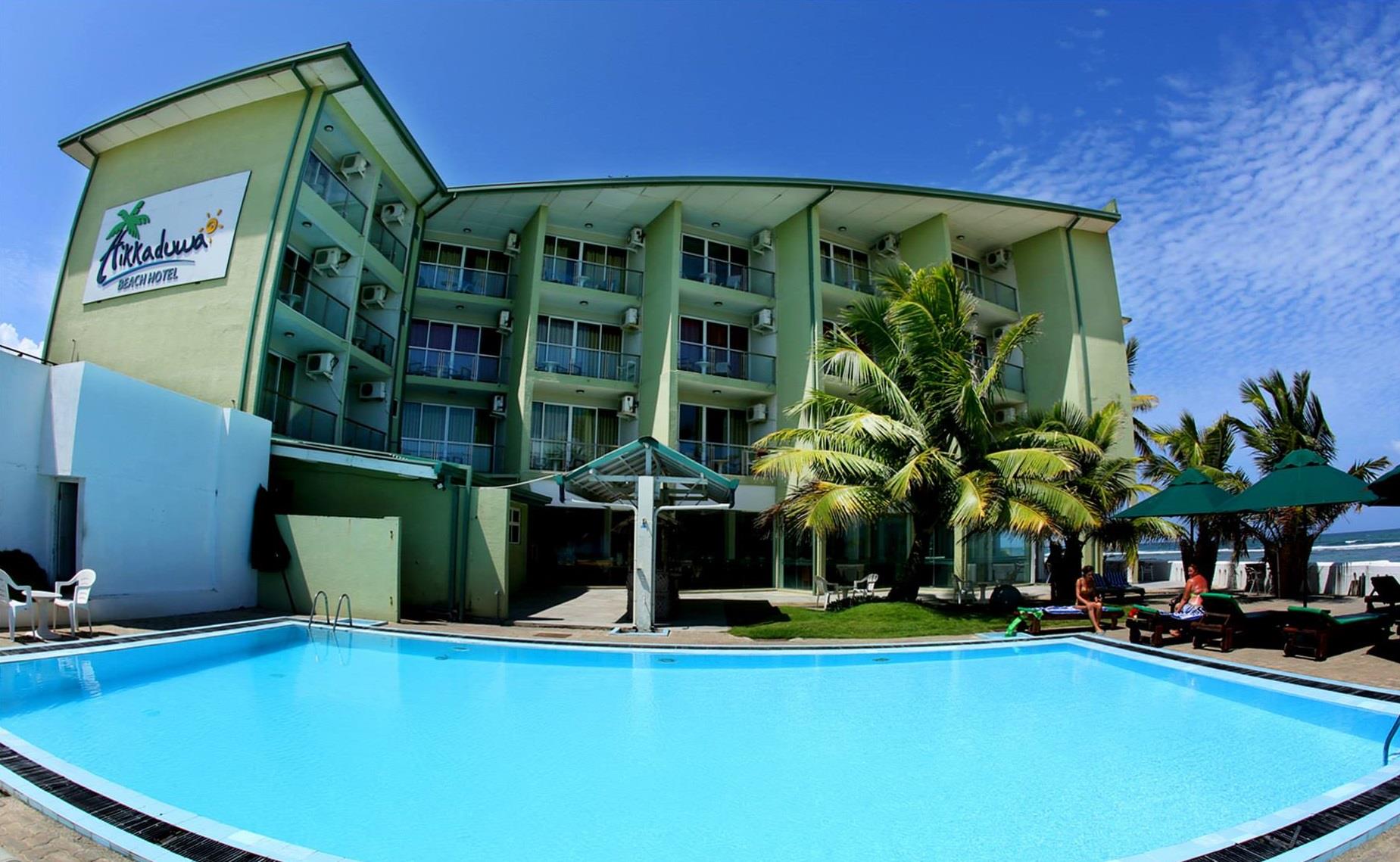 Hikkaduwa Beach Hotel. Фото 1