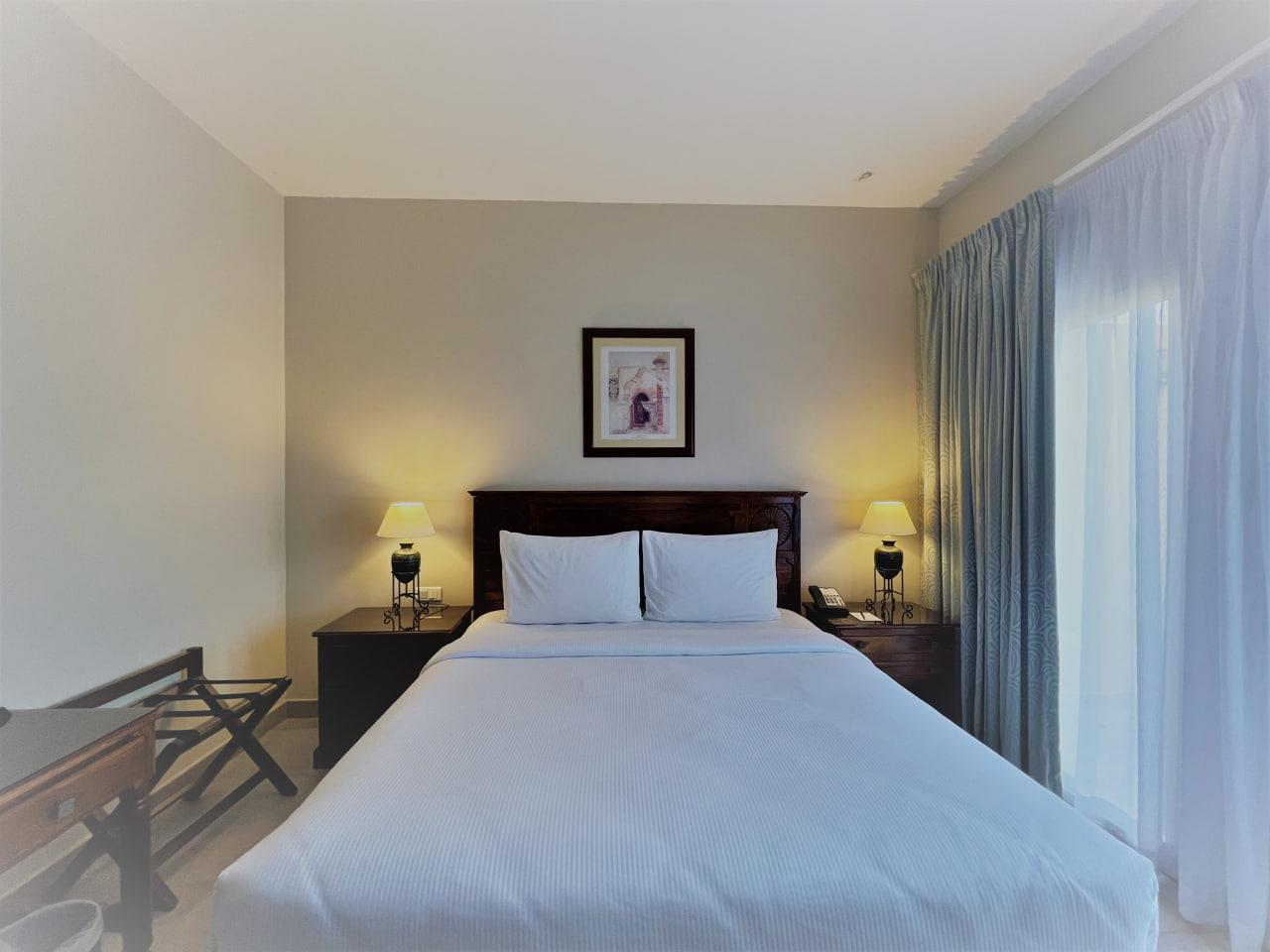 Al Hamra Village Hotel. Фото 4