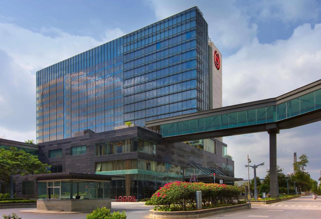 Sheraton Grand Bangalore Hotel at Brigade Gateway. Фото 1