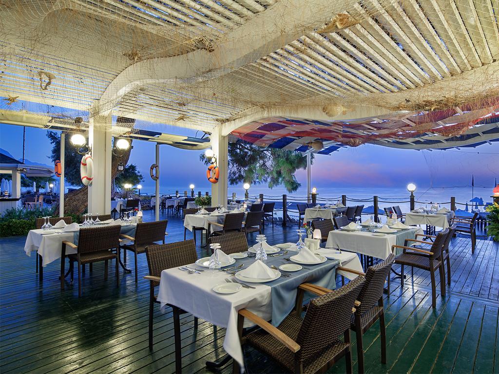 Crystal Aura Beach Resort & Spa. Фото 2
