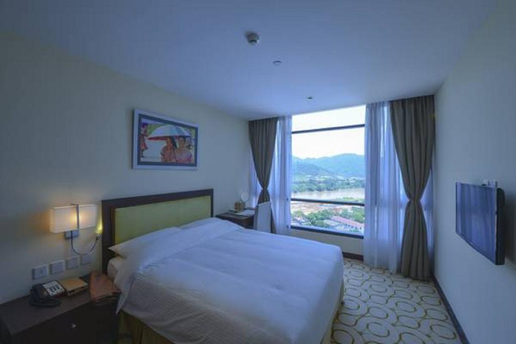 Aristo International Hotel. Фото 4