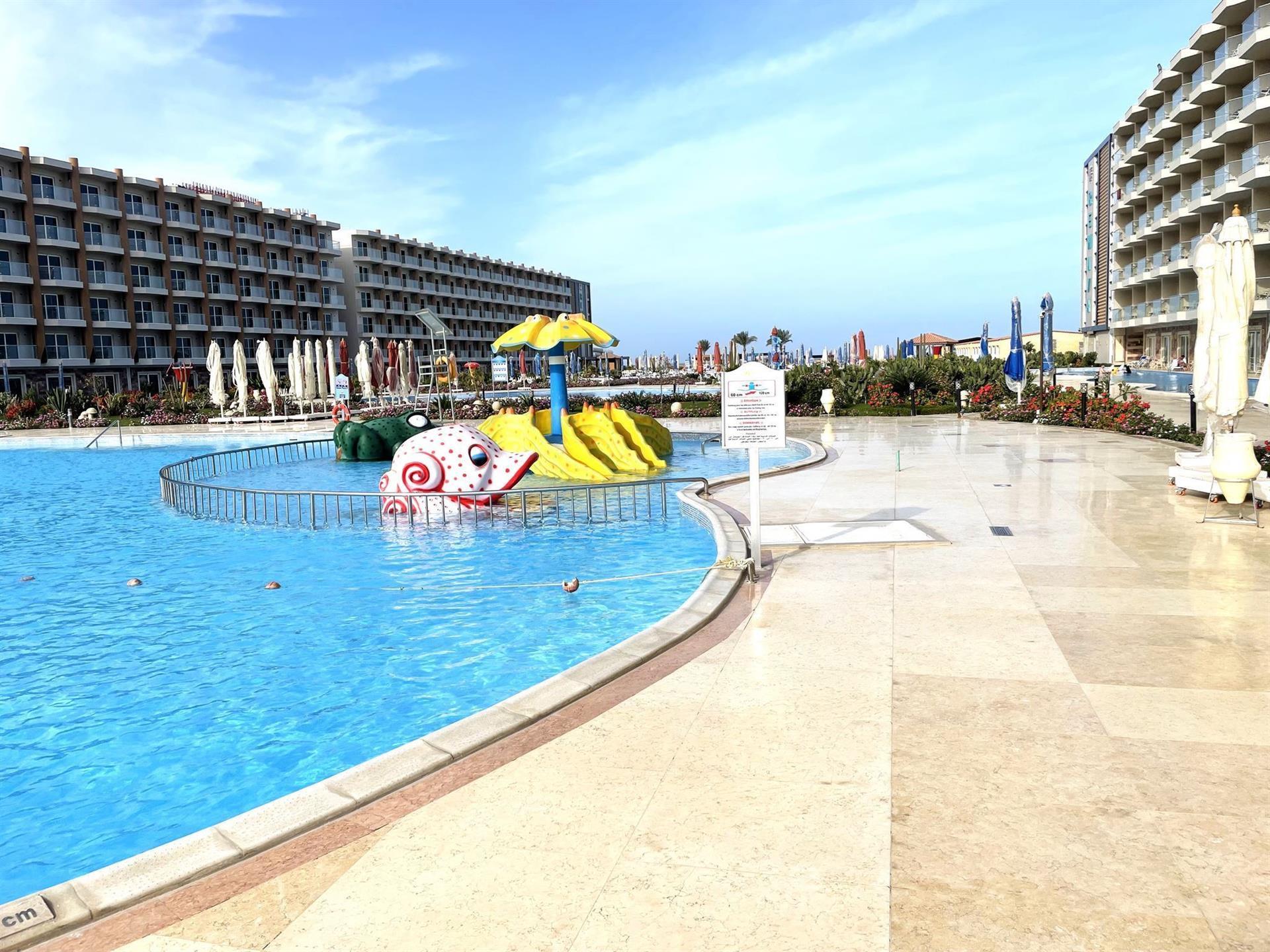 Rewaya Luxury Resort. Фото 3