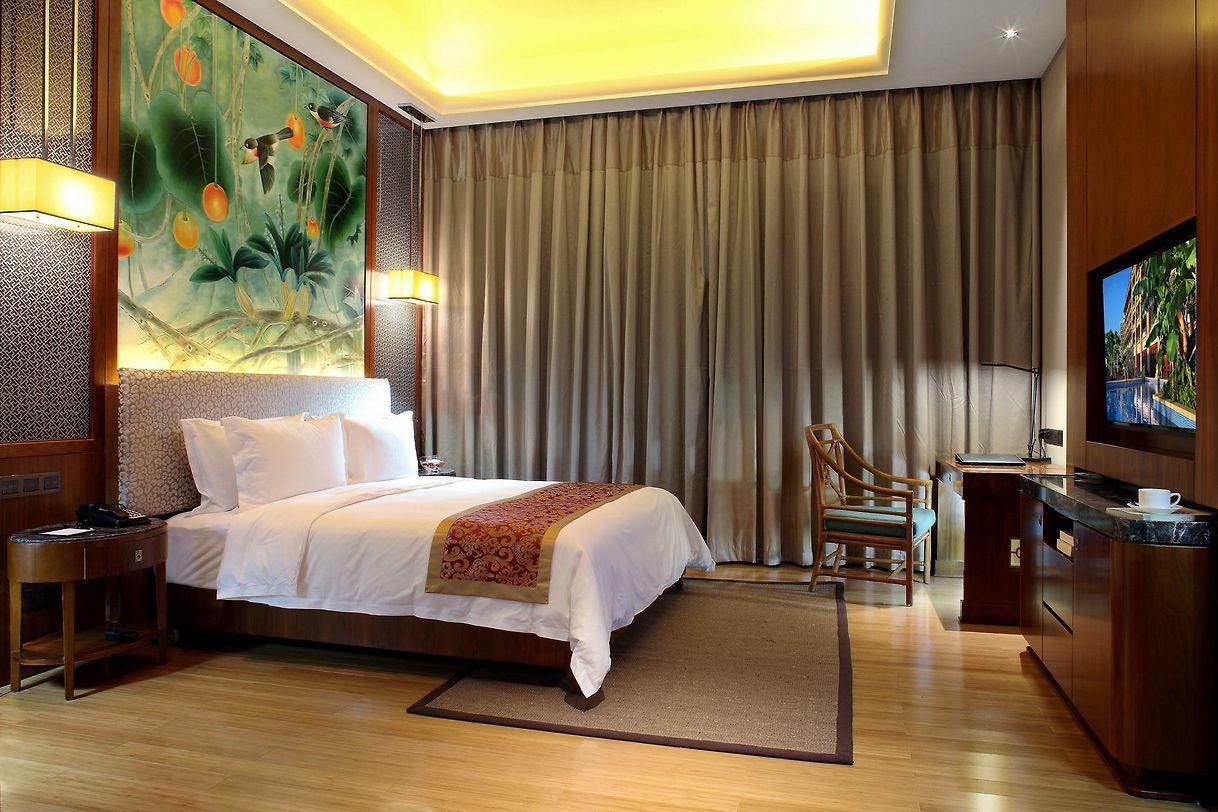 Four Seasons Ocean Courtyard Hotel. Фото 3