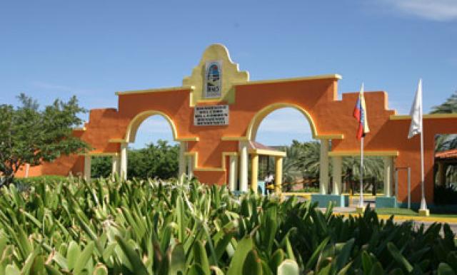 Dunes Hotel & Beach Resort. Фото 1