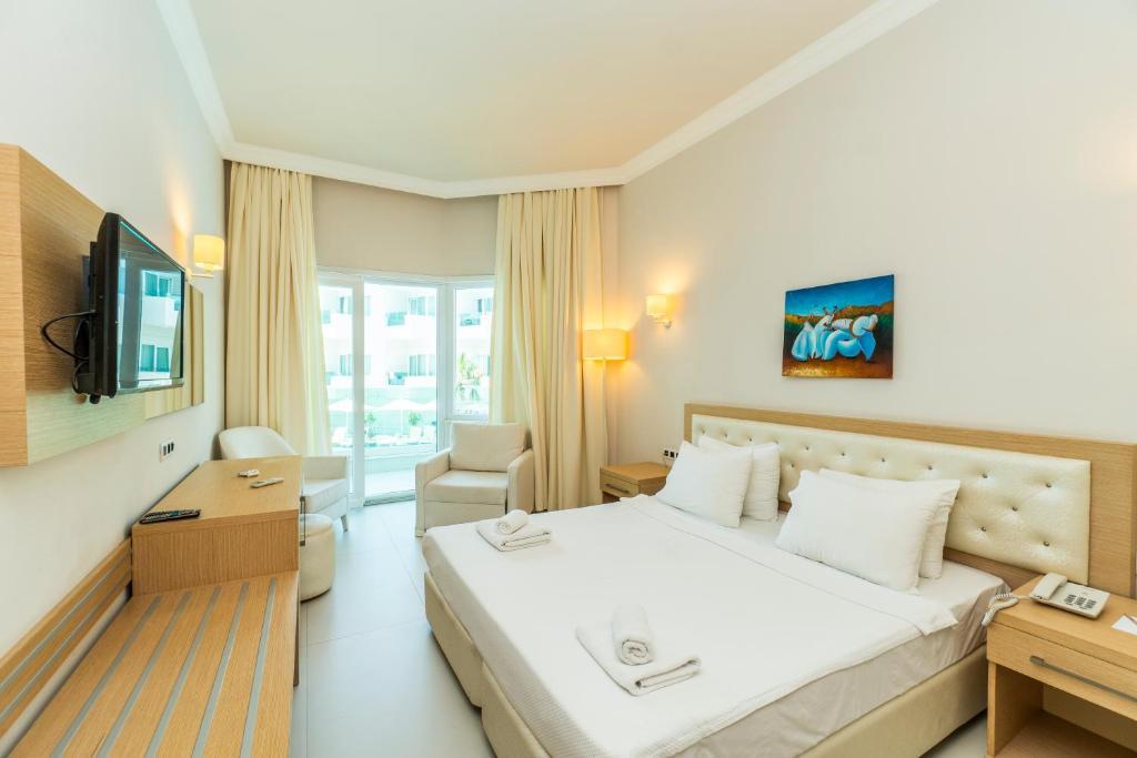 Dragut Point South Hotel. Фото 4