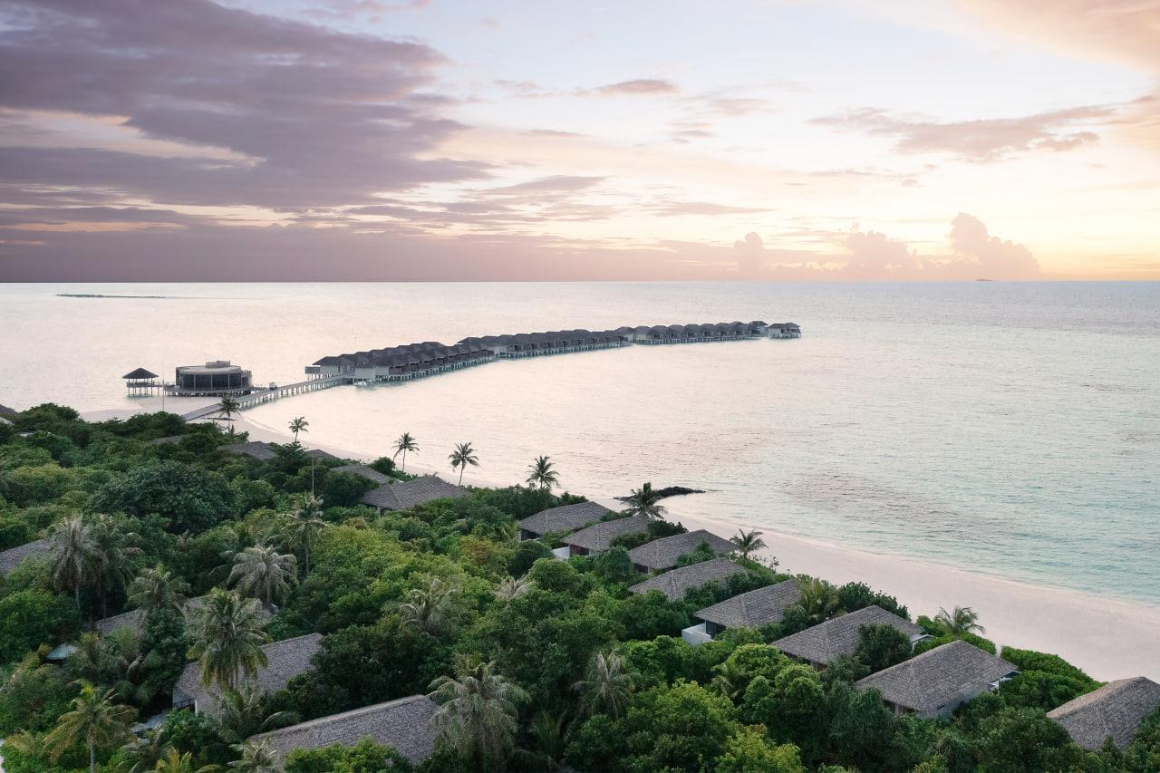 Le Meridien Maldives Resort & Spa. Фото 2