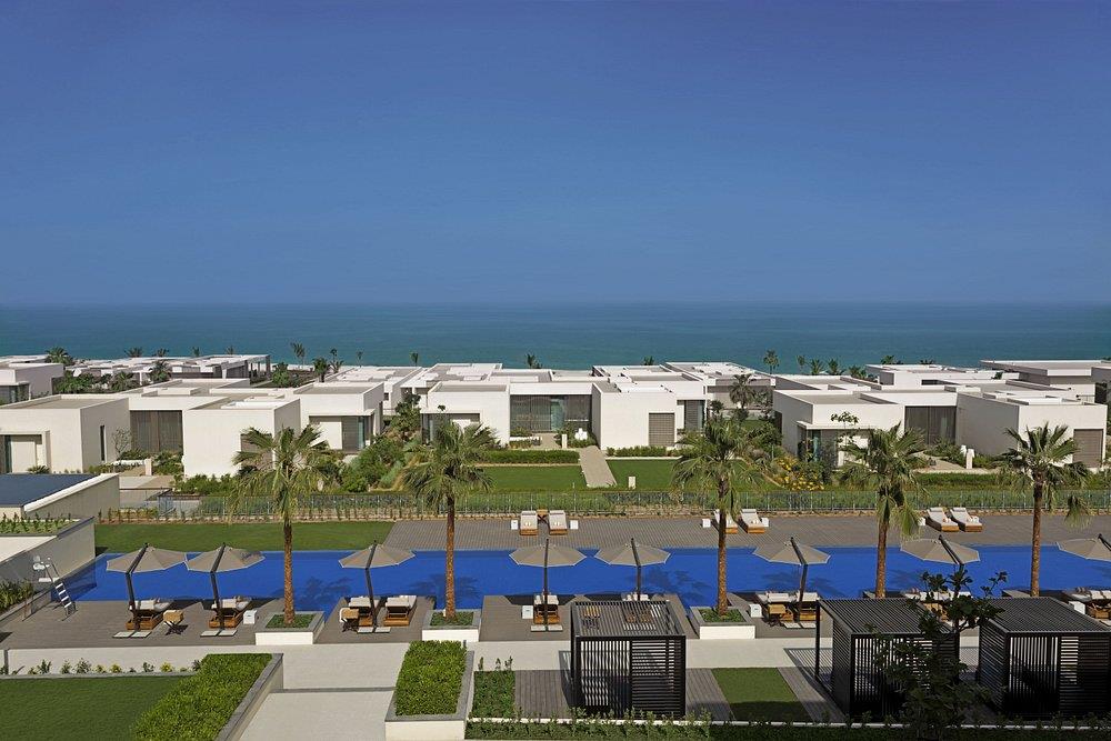 Al Zorah Beach Resort. Фото 2