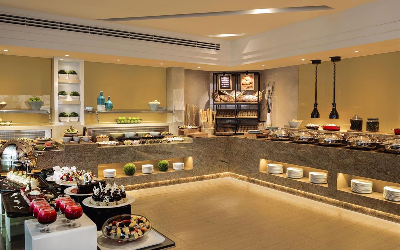 Jumeirah Rotana. Фото 4