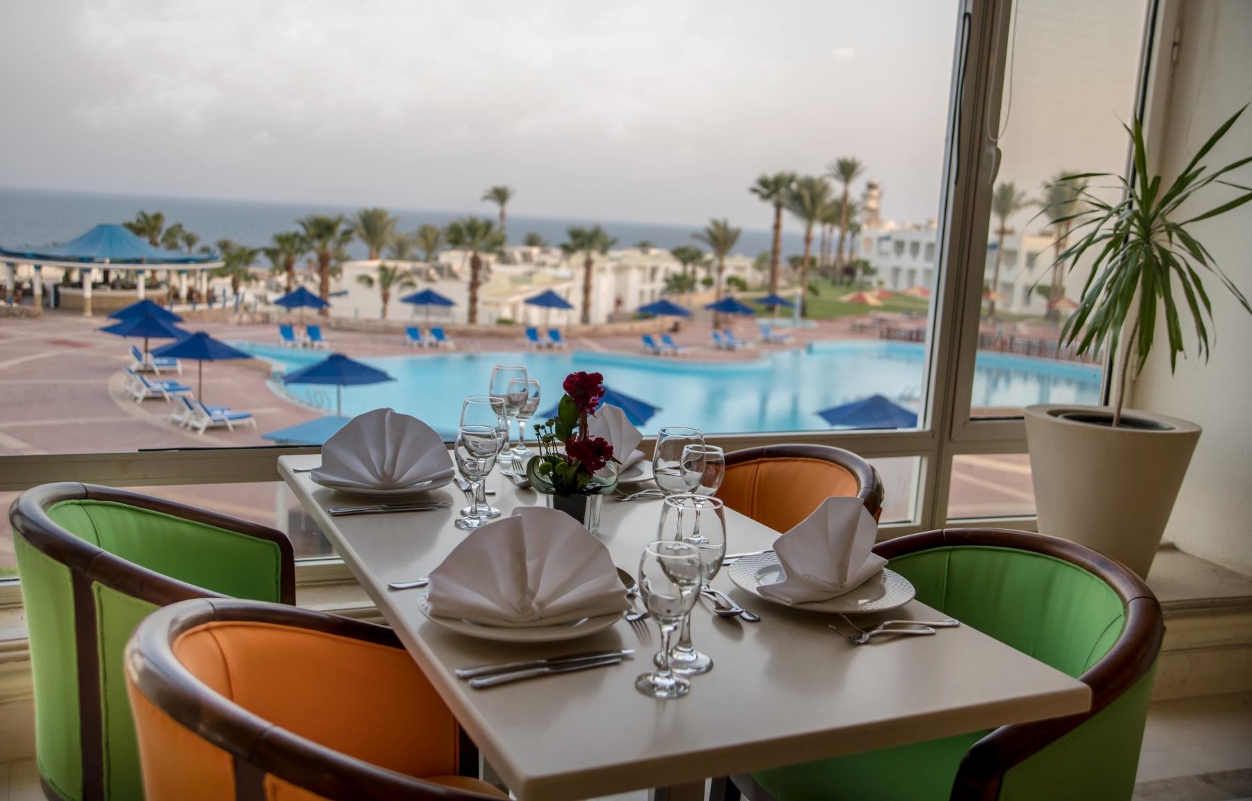 Renaissance Golden View Beach Resort. Фото 3