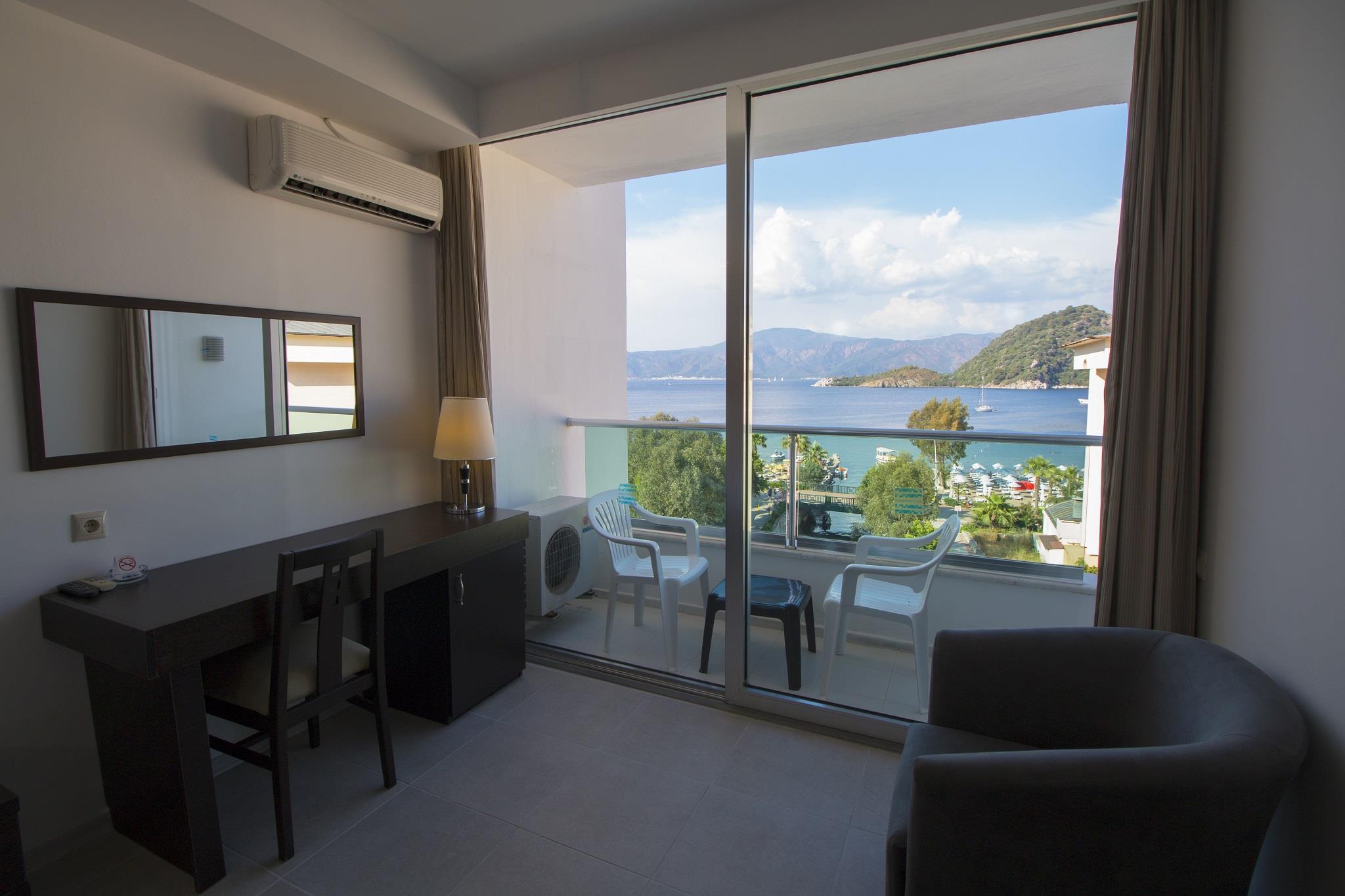 Supreme Beach Hotel. Фото 2