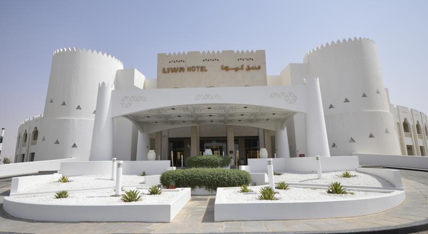 Liwa Hotel. Фото 1