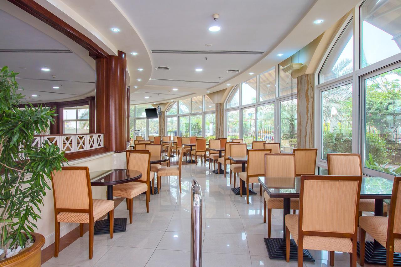 Sharjah Premiere Hotel & Resort. Фото 3