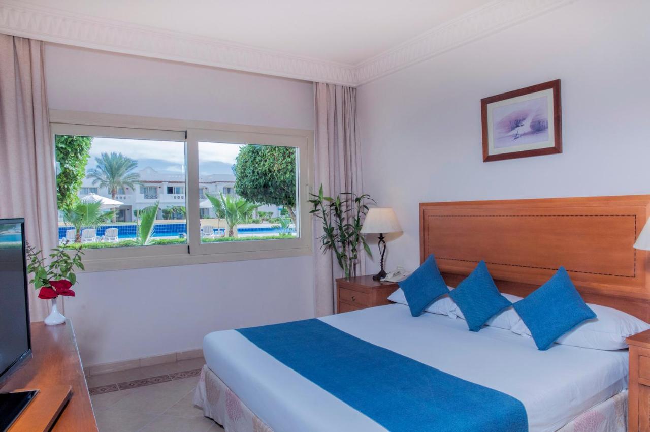 Continental Plaza Beach Resort. Фото 4