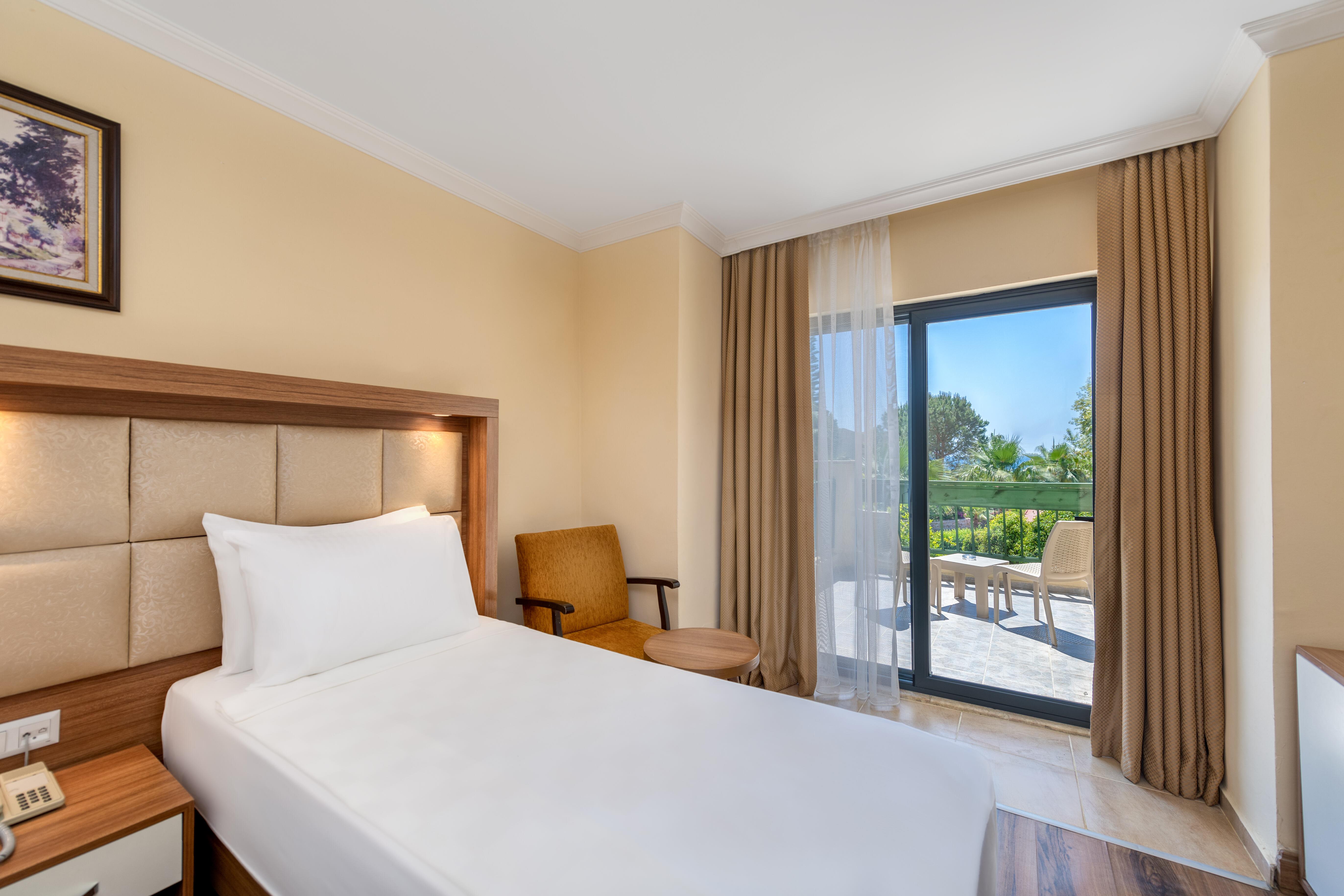 OZ Hotels Incekum Beach Resort. Фото 4