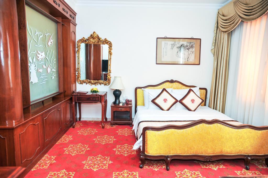 Tan Son Nhat Hotel. Фото 4