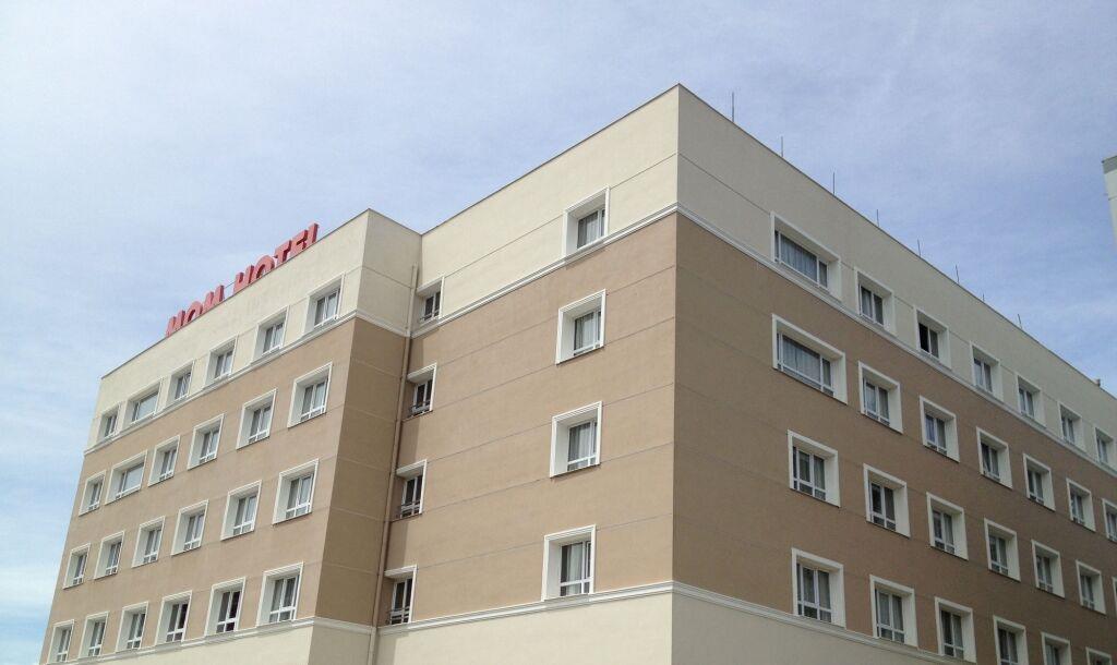 Mom Hotel. Фото 1