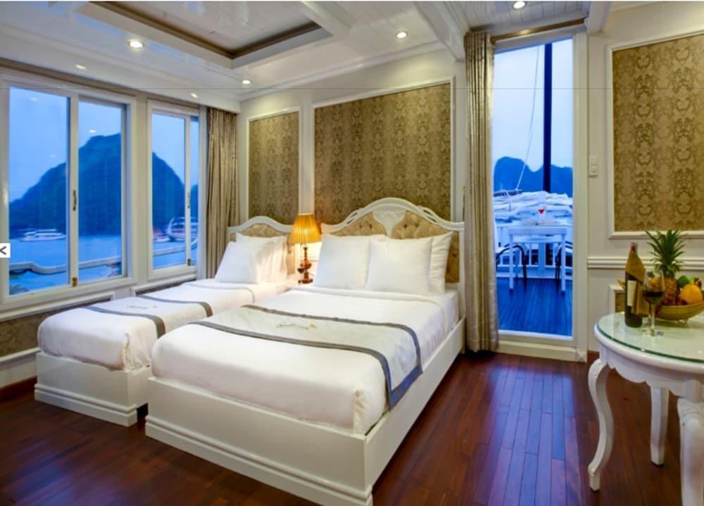 Signature Halong Cruise. Фото 4