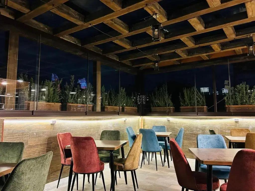 Parliament Hotel & Restaurant. Фото 2