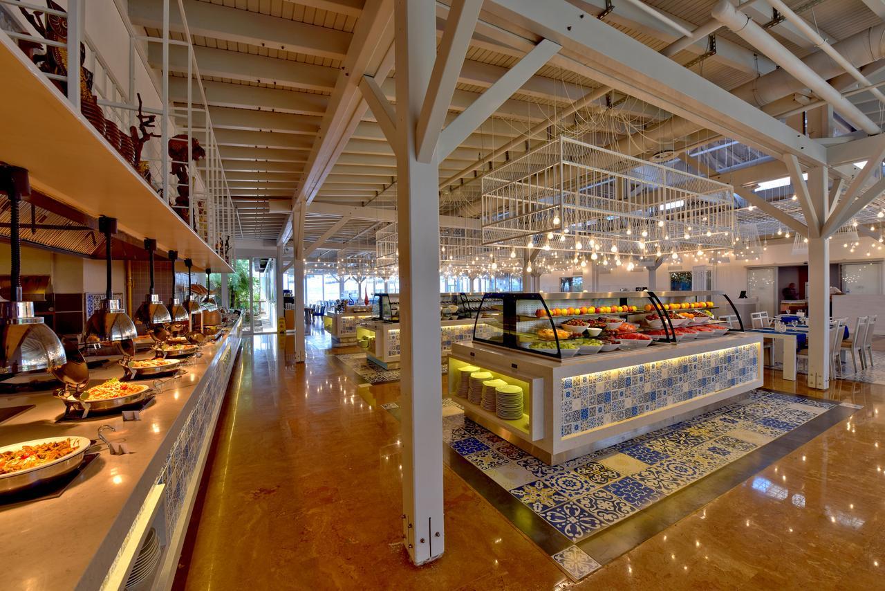 Ramada Plaza Antalya. Фото 4