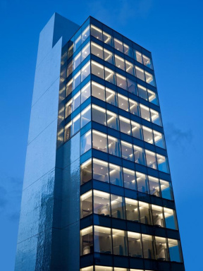 99 Bonham. Фото 1