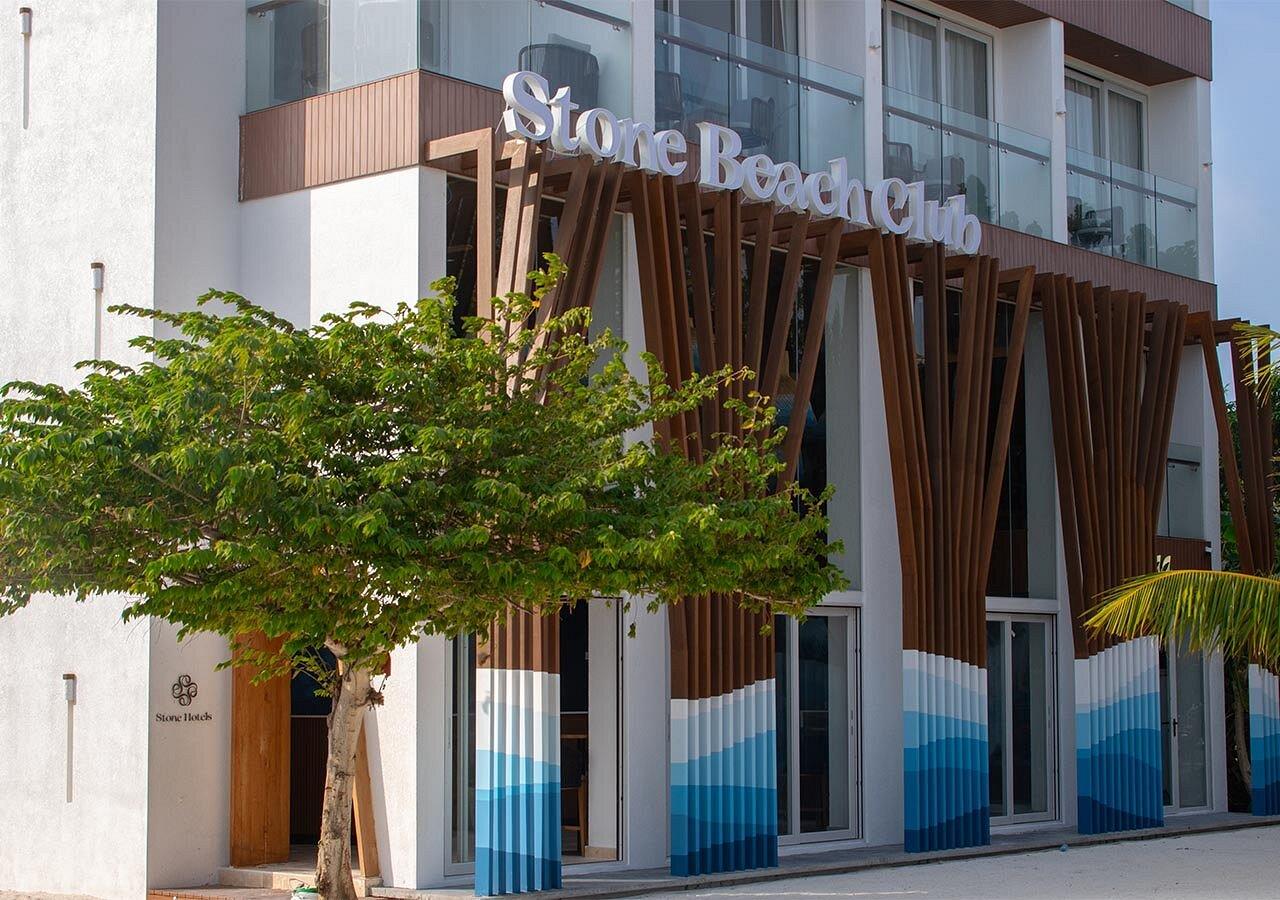 Stone Beach Club Dhiffushi. Фото 1