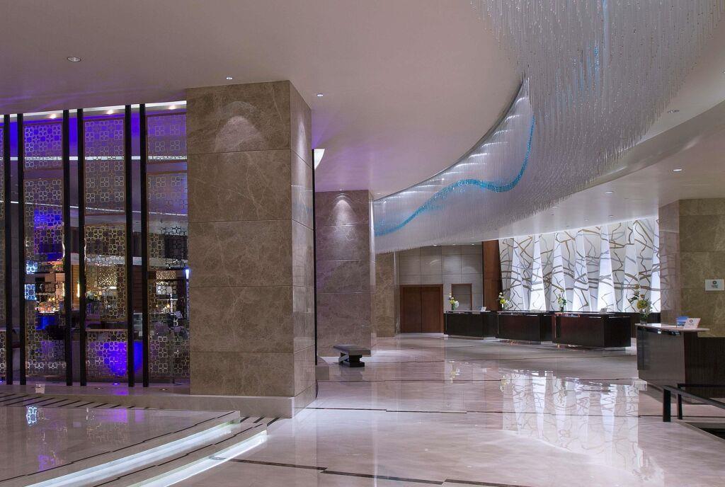 Sheraton Grand Bangalore Hotel at Brigade Gateway. Фото 2