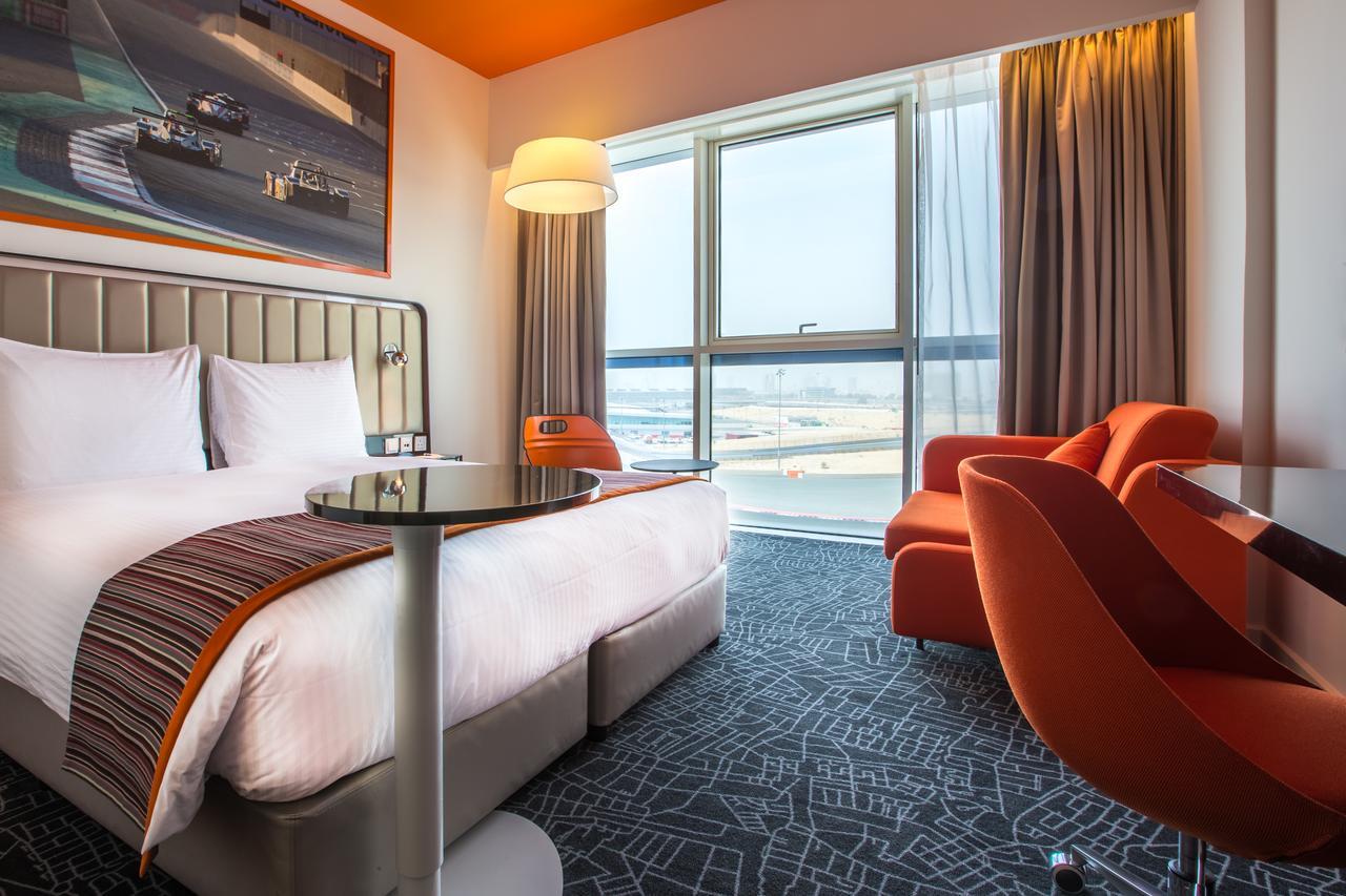 Park Inn by Radisson Dubai Motor City. Фото 1