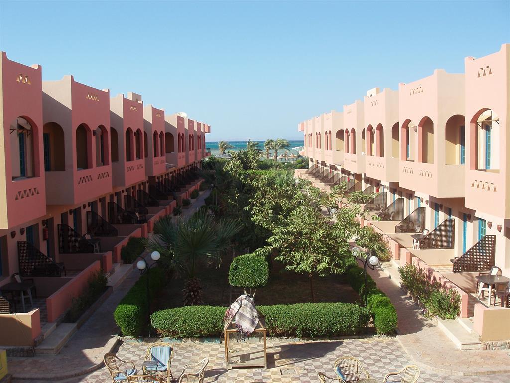 Sultana Beach Resort. Фото 1