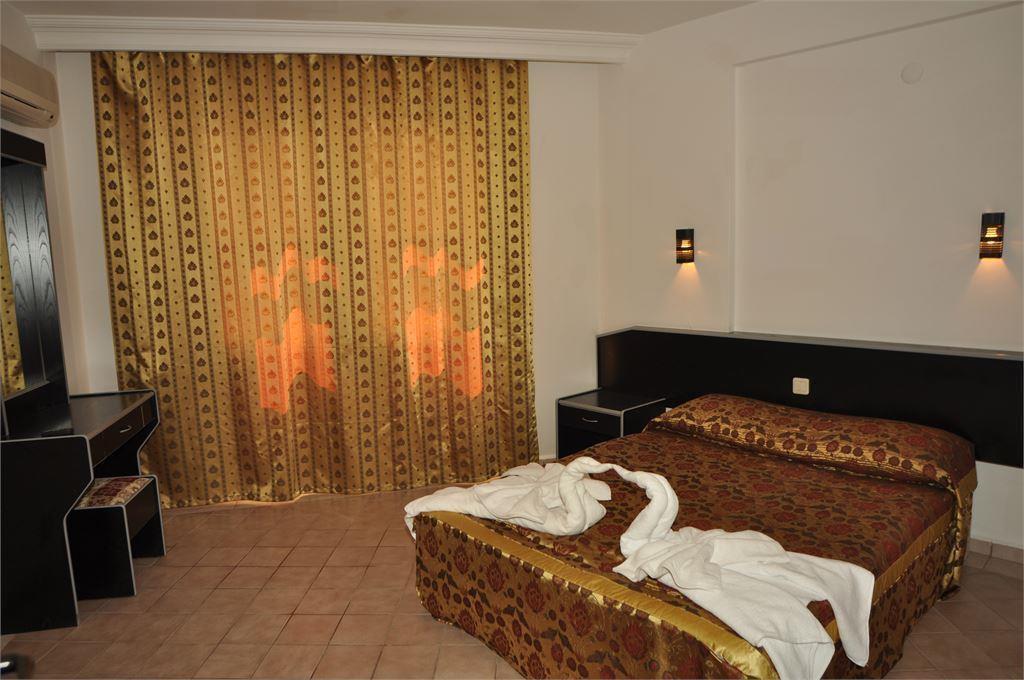 Gold Twins Boutique Hotel. Фото 2