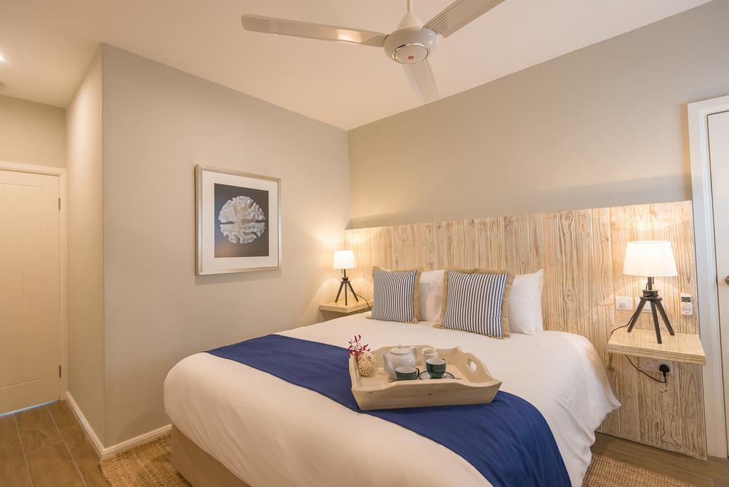 Le Nautique Luxury Beachfront Apartments. Фото 2