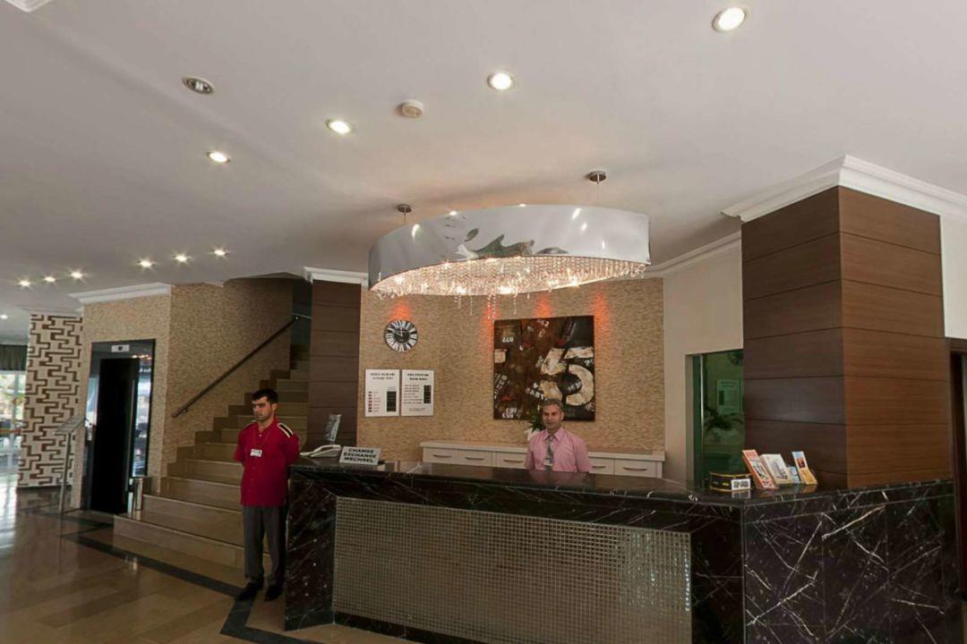 Carmen Suite Hotel. Фото 3