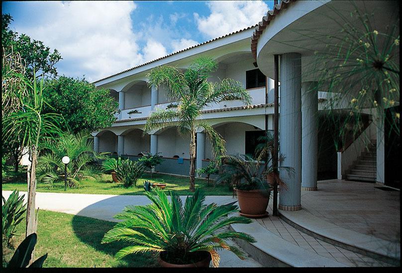 Villaggio Torre Ruffa Robinson. Фото 1