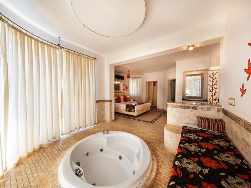 Sertil Deluxe Tropical Suites. Фото 4