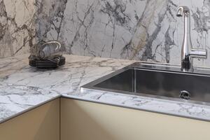 Мебельный щит 8055/SL Brazilian Marble 600х3 000х10мм E3 Slotex 