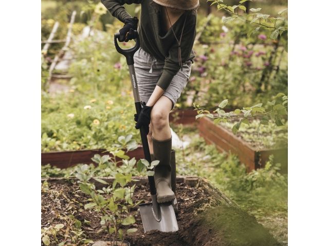 Лопата штыковая Ergonomic FISKARS