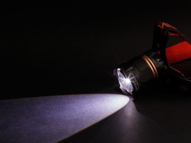 Фонарь налобный светодиодный аккум. ZOOM 10Вт ЮПИТЕР